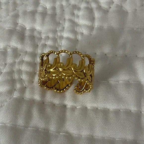Sezane Calypso Gold Ring - Picture 2 of 8